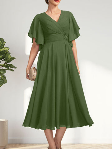 Vestido de corte A, escote en V, largo té, de gasa, para la madre de la novia, con plisados ​​y cuentas.