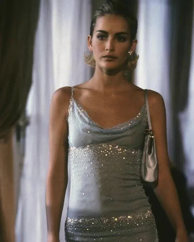 Robe de soirée élégante à fines bretelles en mousseline bleue ornée de perles Y8248