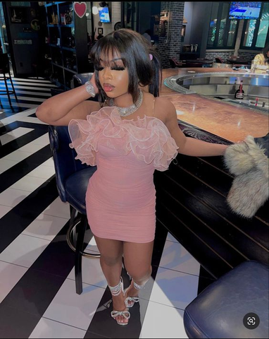 Precioso vestido rosa ajustado, vestido corto rosa para fiesta de bienvenida con volantes Y1943