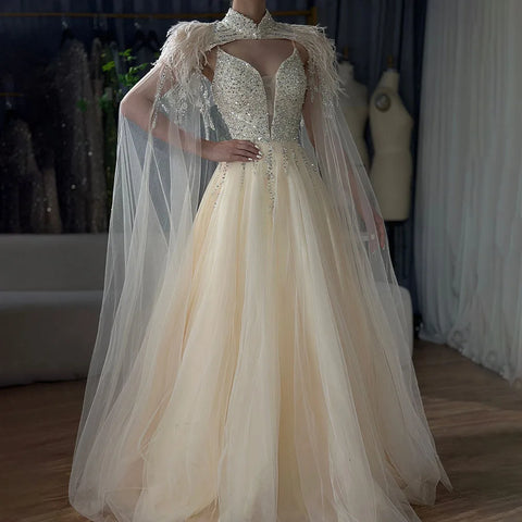 Vestido de noche saudí de lujo, corte A, con plumas, capa larga y cuentas, estilo árabe, color beige, ideal para ocasiones formales (2025) LA72722 