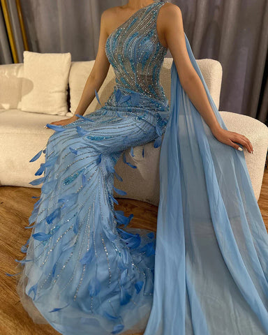 2025 Arabic Green One Shoulder Beaded Feathers Luxury Evening Gowns with Side Cape Shawl for Women's Party LA72698