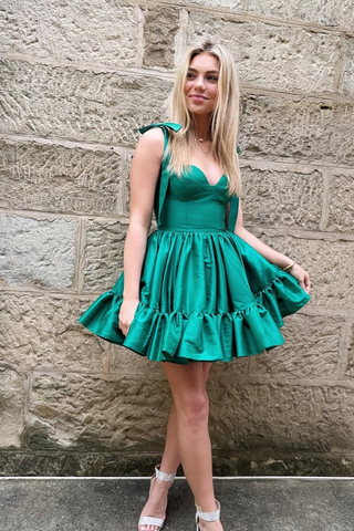 Lindo vestido corto de fiesta verde con corsé y volantes con tirantes de lazo Y2724