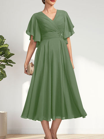 Vestido de corte A, escote en V, largo té, de gasa, para la madre de la novia, con plisados ​​y cuentas.