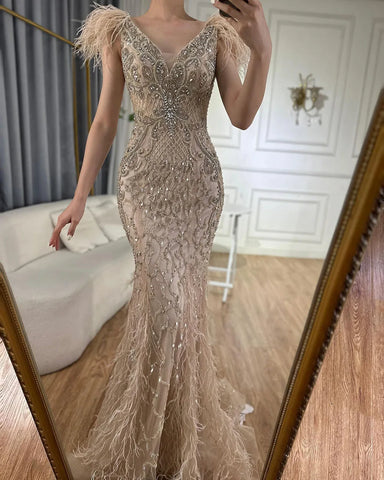 Vestidos de noche elegantes de sirena color champán, con plumas de diamantes, sin mangas, formales, de lujo, con cuentas 2025 LA70350 