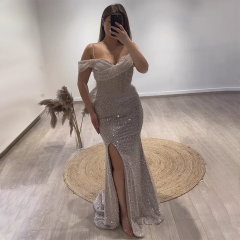 Vestidos de noche de lujo estilo sirena, color blanco nude, con escote barco y abertura alta, ideales para bodas y fiestas (2025) LA72301 