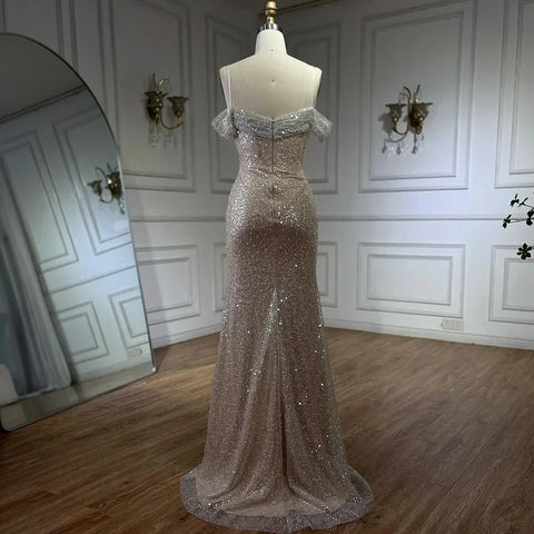 Vestidos de noche de lujo estilo sirena, color blanco nude, con escote barco y abertura alta, ideales para bodas y fiestas (2025) LA72301 