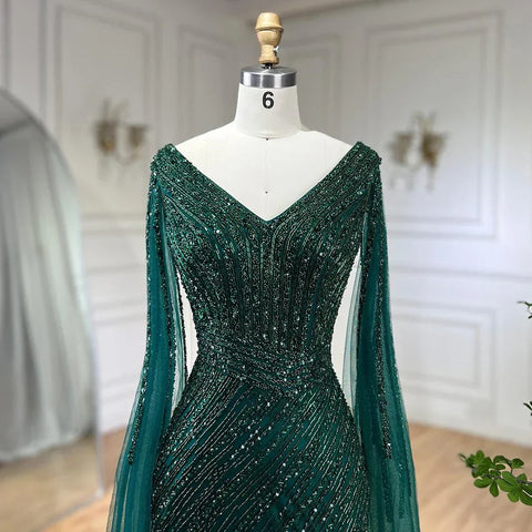 Vestido de noche de lujo con plumas y cuentas, estilo sirena, con mangas tipo capa, abertura alta y detalles de plumas, colección 2025 para mujer, modelo LA72216 