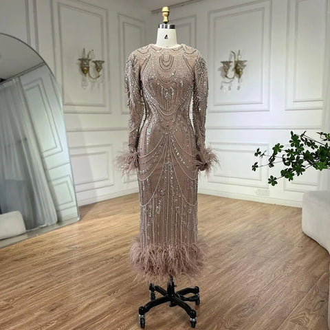 Vestido de noche árabe de sirena color caramelo brillante con plumas y perlas, ideal para fiestas de graduación y eventos formales. Vestido de fiesta de boda para mujer LA72482 