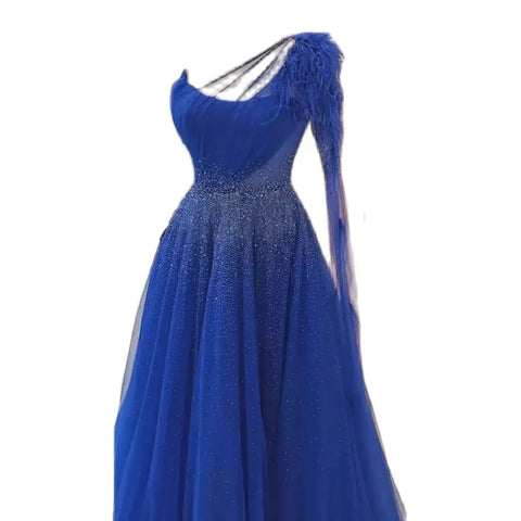 Vestidos de noche elegantes de corte A, azul, con un solo hombro, adornados con plumas y cuentas, ideales para bodas y fiestas (2025) LA72257 