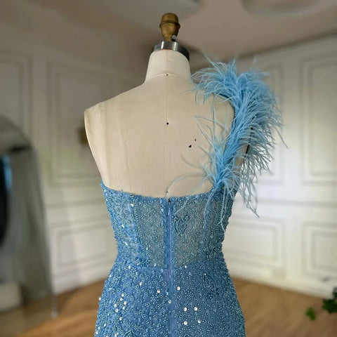 Vestido de noche azul sirena de un solo hombro con cuentas, abertura alta y plumas para ocasiones formales 2025 LA72347