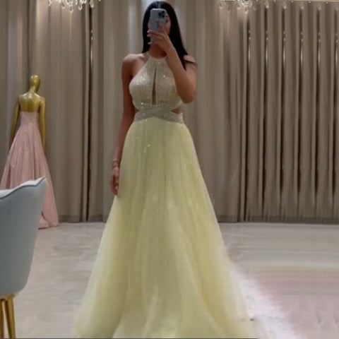 Vestido de graduación azul sexy de corte A con cuentas y cuello halter, estilo 2025, ideal para fiestas escolares y eventos de celebridades (LA71882) 