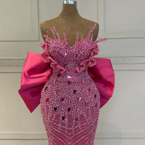 Vestidos de noche elegantes de sirena con perlas y cuentas color fucsia, colección 2025. Vestidos de gala de lujo de Dubái para mujer, ideales para fiestas. Modelo LA72263. 