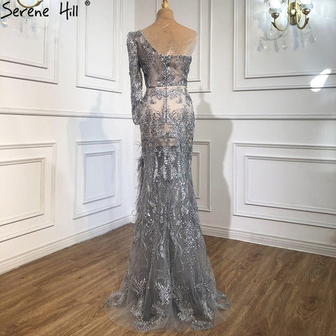 Robe de soirée sirène grise sexy à fente haute, asymétrique, avec perles et plumes, modèle LA70691, 2025 
