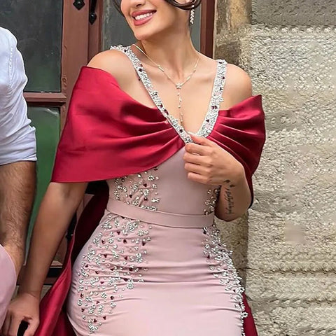 Vestido de noche de sirena de lujo árabe rosa burdeos con capa LA72121