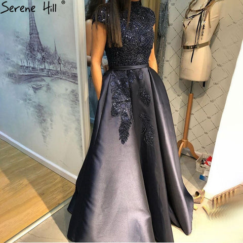 Robe de soirée trapèze verte en satin avec perles, col haut, manches courtes, modèle LA70761, 2025 