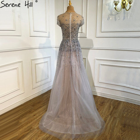 Vestido de noche de tul plateado estilo A, corte en A, estilo Dubái, manga corta, con pedrería, diseño LA70715 