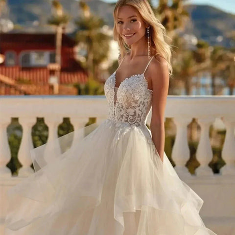 Sexy Lace Appliques V Neck Wedding Dresses Exquisite Tiered A Line Tulle Ball Gowns For Woman Formal Bride Beach Party Vestidos