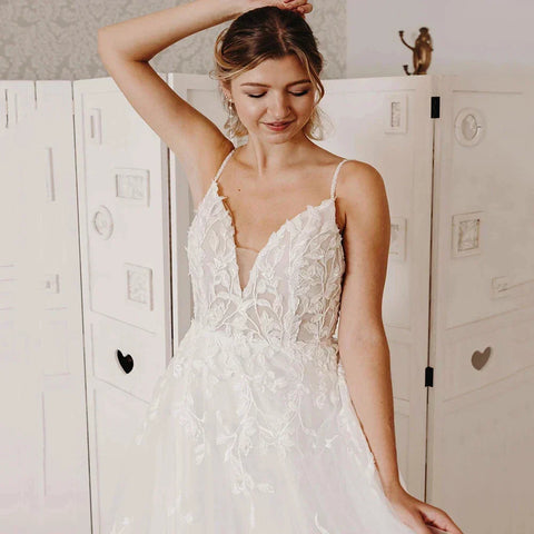 Sexy Off Shoulder Sleeveless Mopping Wedding Dresses Spaghetti Straps V-Neck Simple White Backless Pleat Princess Bride Gowns