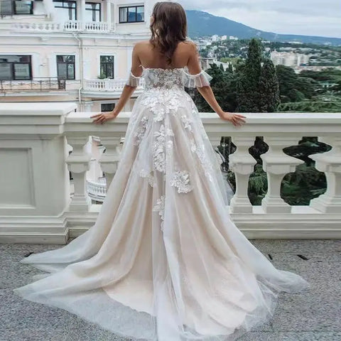 Sexy Sweetheart A Line Wedding Dresses Off Shoulder Champagne Liner Tulle Appliques Sleeveless Bridal Gowns Womens Formal 2023