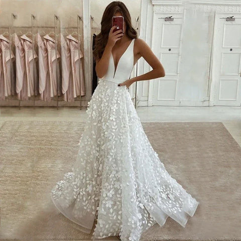 Sexy V Neck Lace Appliques A Line Wedding Dress 2023 Off the Shoulder Satin Bridal Gown Sweep Backless Floor Robe De Mariée