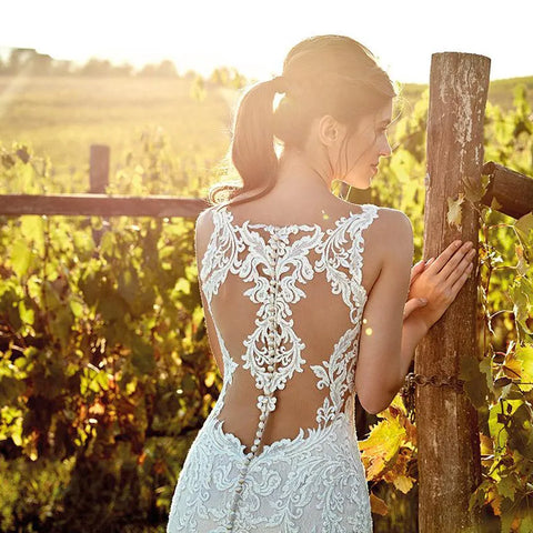 Sexy V-Neck Mermaid Wedding Dress 2023 Lace Boho Sleeveless Bride Gown Customized Buttons Pleats Illusion Back Vestido De Novia