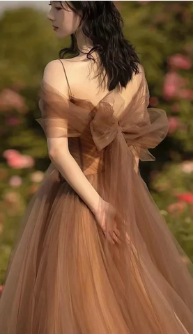 Robe de soirée longue en tulle à bretelles trapèze, modèle Y4643