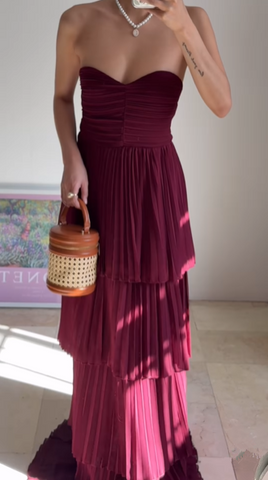 Vestido largo de noche plisado de gasa burdeos sin tirantes con volantes, corte en A, estilo baile de graduación Y8503