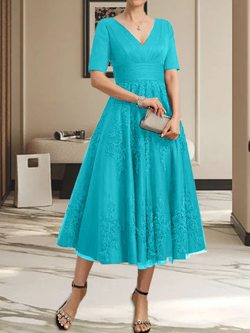 Vestido de tul y encaje para la madre de la novia, corte en A, escote en V, largo hasta la rodilla, con pliegues
