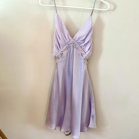 Robe de soirée sexy violet clair à col en V Y2971