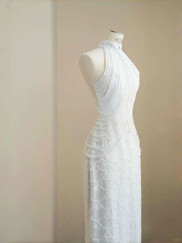 Robe de soirée longue fourreau élégante blanche à sequins, perles et chaîne Y8670