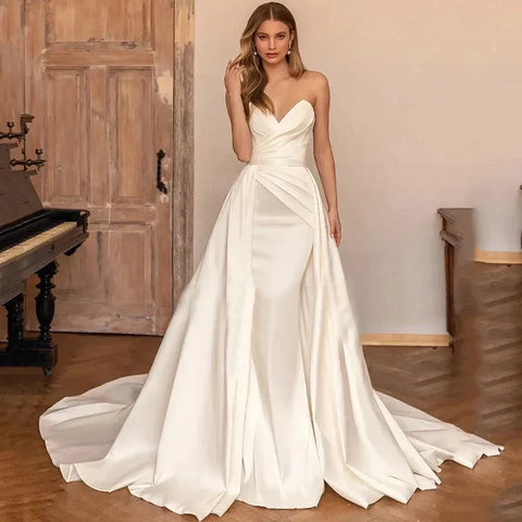 Vintage Spaghetti Straps Wedding Dresses V Neck Sexy Ball Gowns A Line Smooth Pleat Satin Long Court Train Formal Bridal Party