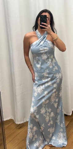 Robe de bal longue bleu marine imprimée en satin à col halter, modèle Y8453