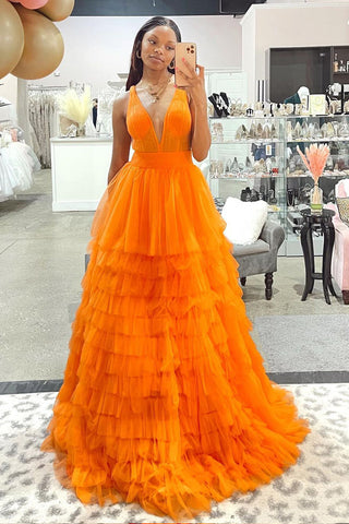 Vestido largo de fiesta de tul naranja con escote en V y corte en A