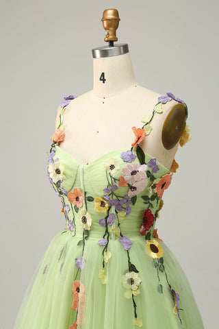 Vestido corto de fiesta de bienvenida color champán, corte en A, tirantes finos y apliques