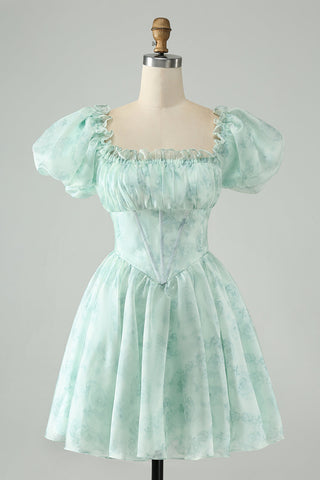 Robe courte de bal vert clair à col carré et imprimé floral, coupe trapèze et volants