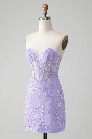 Robe de bal courte moulante lilas élégante à corset et décolleté cœur ornée de sequins