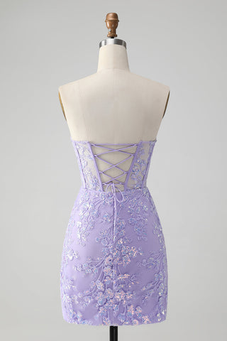 Robe de bal courte moulante lilas élégante à corset et décolleté cœur ornée de sequins