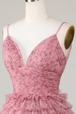 Vestido corto de fiesta de bienvenida con tirantes finos, corte en A y volantes, color rubor.