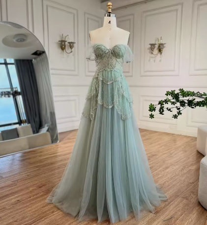 Robe de soirée vert sauge, coupe trapèze, épaules dénudées, en tulle orné de perles, Y8157