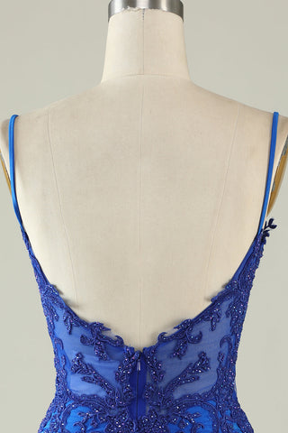 Robe de bal moulante vert foncé à fines bretelles et corset ornée de perles