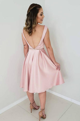 Vestido corto de fiesta rosa satinado de corte A con espalda descubierta