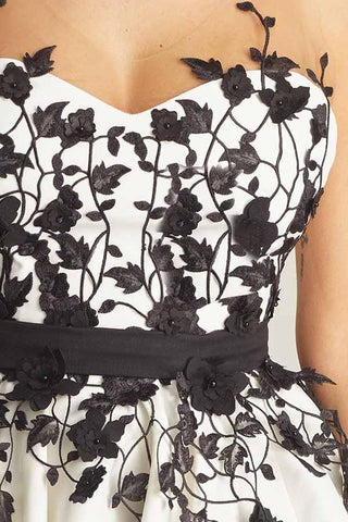 Vestido corto blanco de baile de graduación con escote redondo y corte en A con apliques PD030