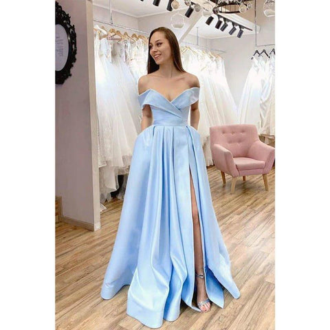 Robe de bal longue en satin bleu ciel, coupe trapèze, épaules dénudées, fente haute et poches 