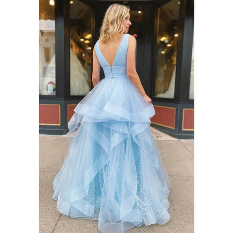 Robe de bal trapèze bleu ciel en tulle à col en V et paillettes 