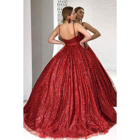 Robe de soirée trapèze à bretelles spaghetti et appliqués 