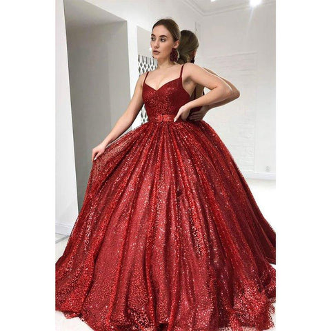 Robe de soirée trapèze à bretelles spaghetti et appliqués 