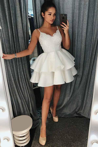 Robe de bal courte en satin à fines bretelles et à volants, coupe trapèze, ornée de dentelle (PD025)