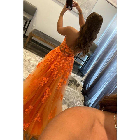 Robe de bal de fin d'année trapèze sans bretelles avec appliques en dentelle 