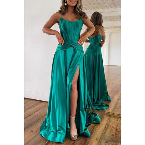 Robe de soirée longue en satin à plis et bretelles trapèze