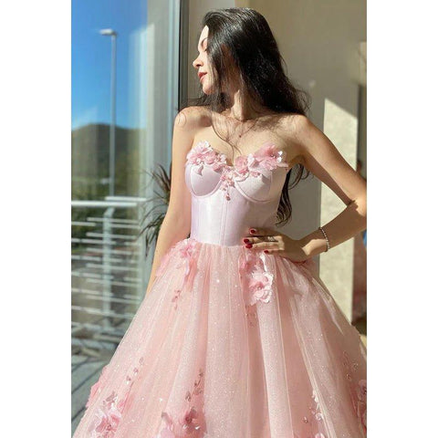 Robe de soirée trapèze bustier en tulle avec appliques sans manches